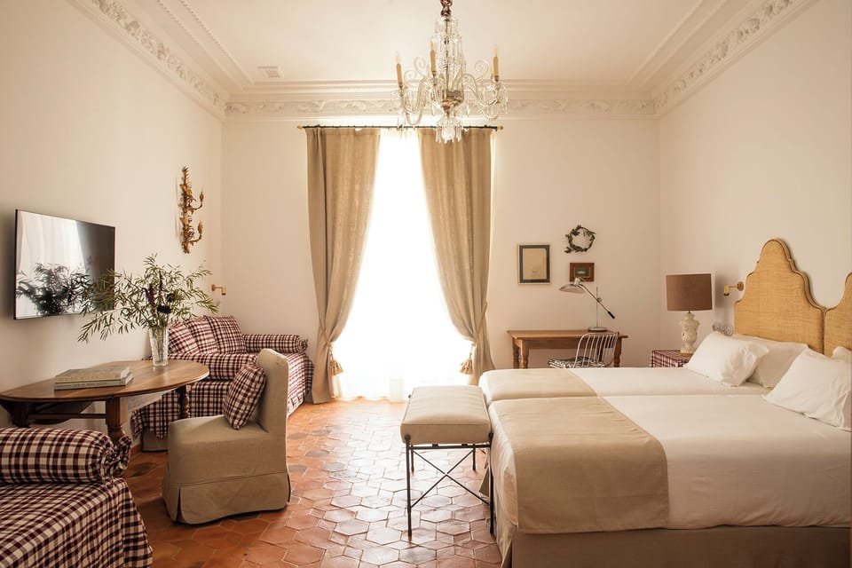 Family Room | Premium bedding, memory foam beds, minibar, in-room safe