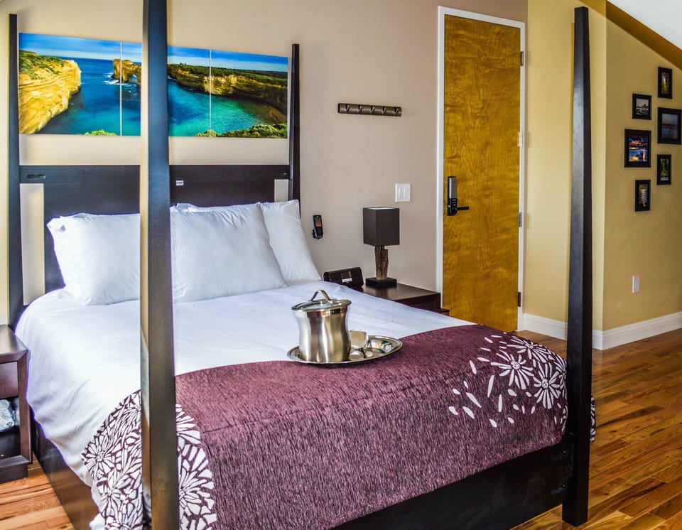 Room 12: Attic Queen | Iron/ironing board, bed sheets
