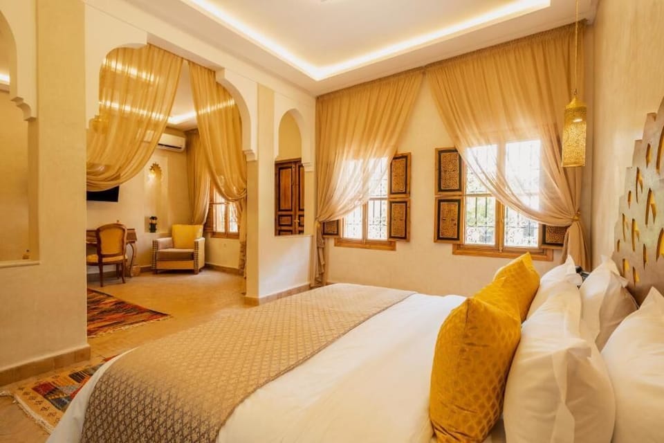 Royal Suite, 1 King Bed, Terrace, Garden View | Premium bedding, memory foam beds, minibar, in-room safe