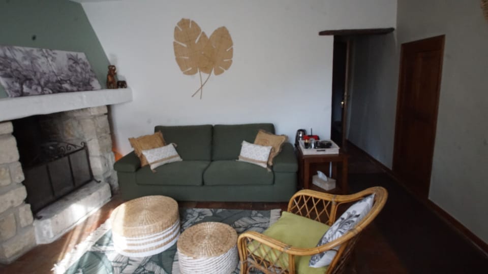 Superior Suite, Jetted Tub, Hill View (Bambou) | 1 bedroom, soundproofing, free WiFi, bed sheets