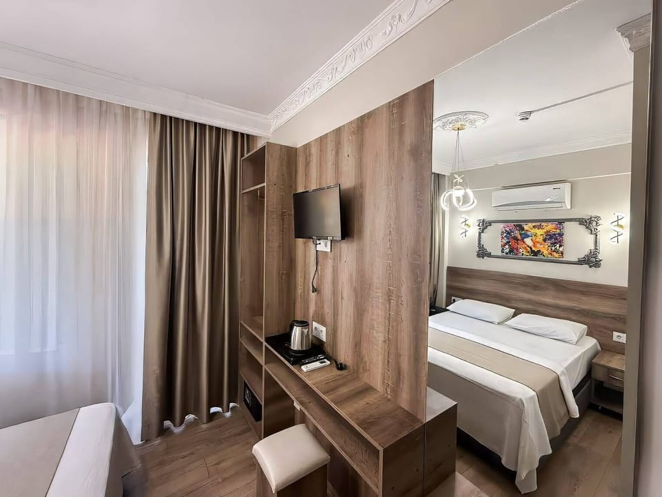 Premium bedding, minibar, in-room safe, WiFi (free)