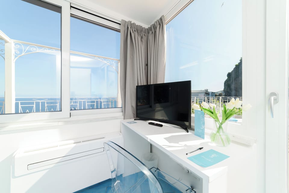 Deluxe Room | Water view