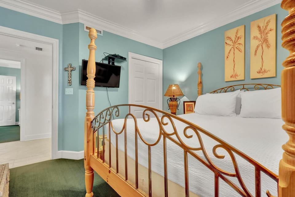 Condo, Multiple Beds, Balcony, Ocean View | 3 bedrooms, individually decorated, individually furnished, free WiFi