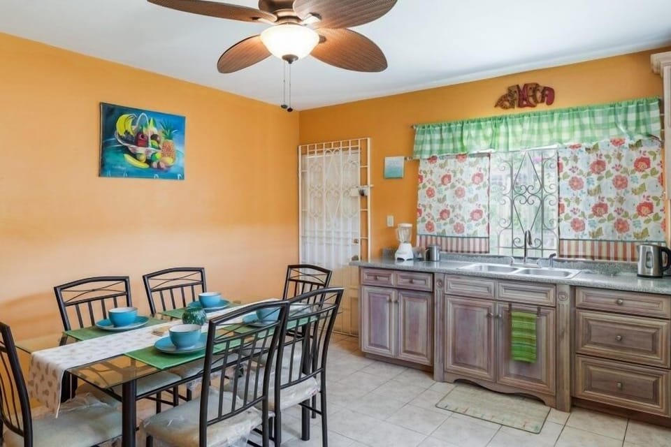 Villa, 3 Bedrooms | Dining