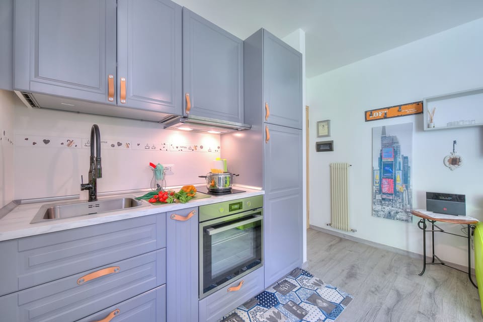 Family Apartment, Multiple Bedrooms (Marina's Green Home) | Private kitchen | Fridge, microwave, oven, stovetop