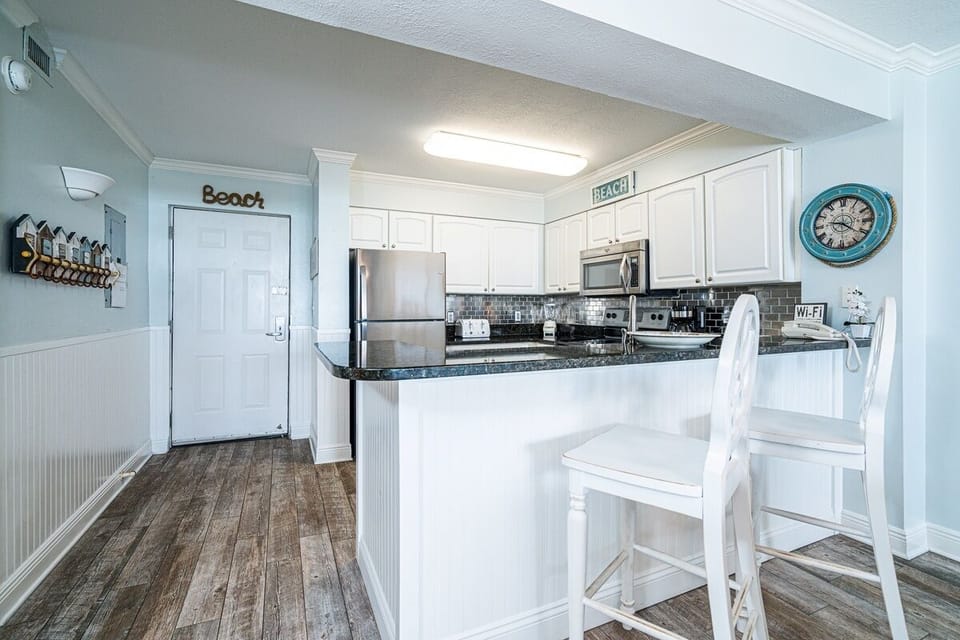 Condo, 2 Bedrooms | Private kitchen | Coffee/tea maker, fridge, oven, toaster