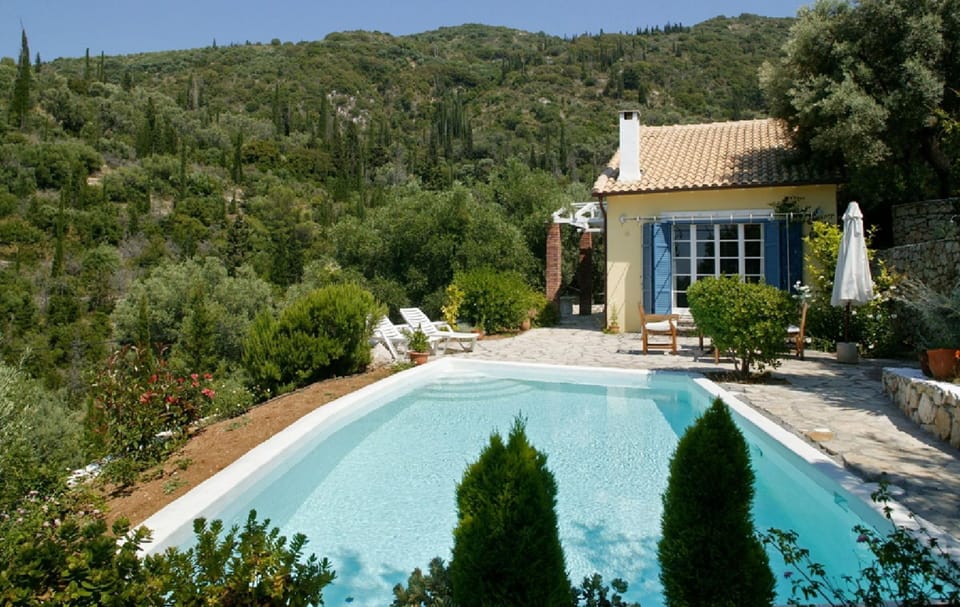 House, Smoking | 2 bedrooms, Internet