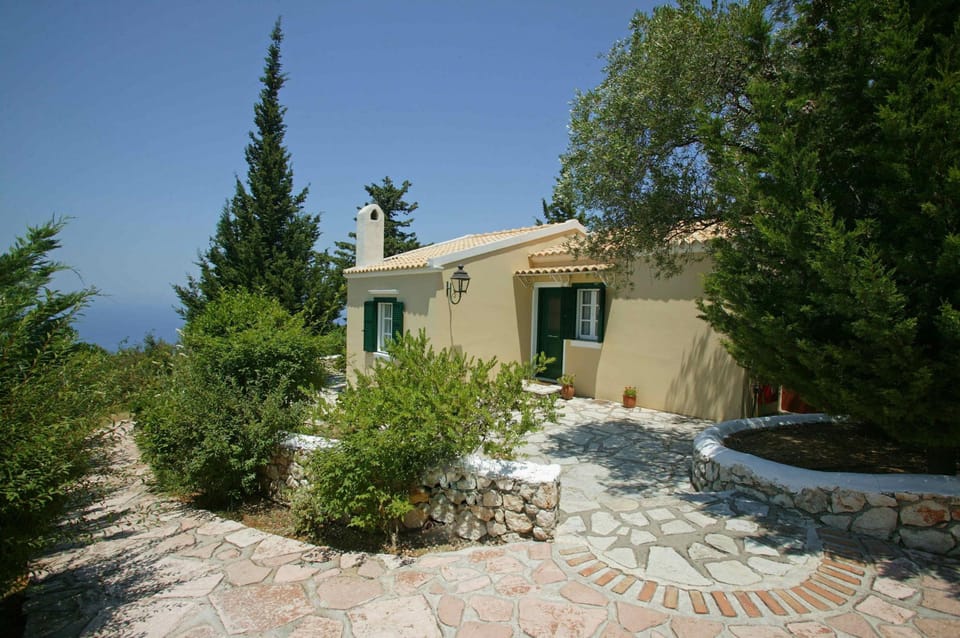 House, Smoking | 2 bedrooms, Internet