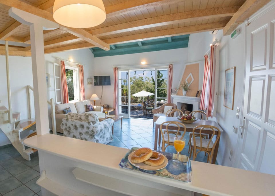 House, Smoking | 2 bedrooms, Internet