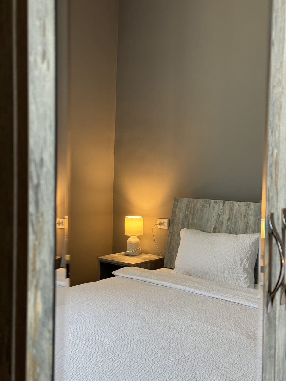 Standard Double Room, Garden View | Desk, blackout drapes, free WiFi, bed sheets