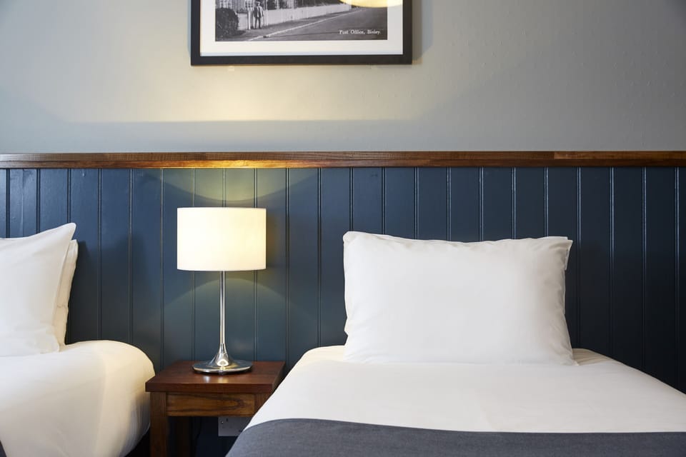 Family Room Sleeps 4 | Desk, iron/ironing board, free WiFi, bed sheets
