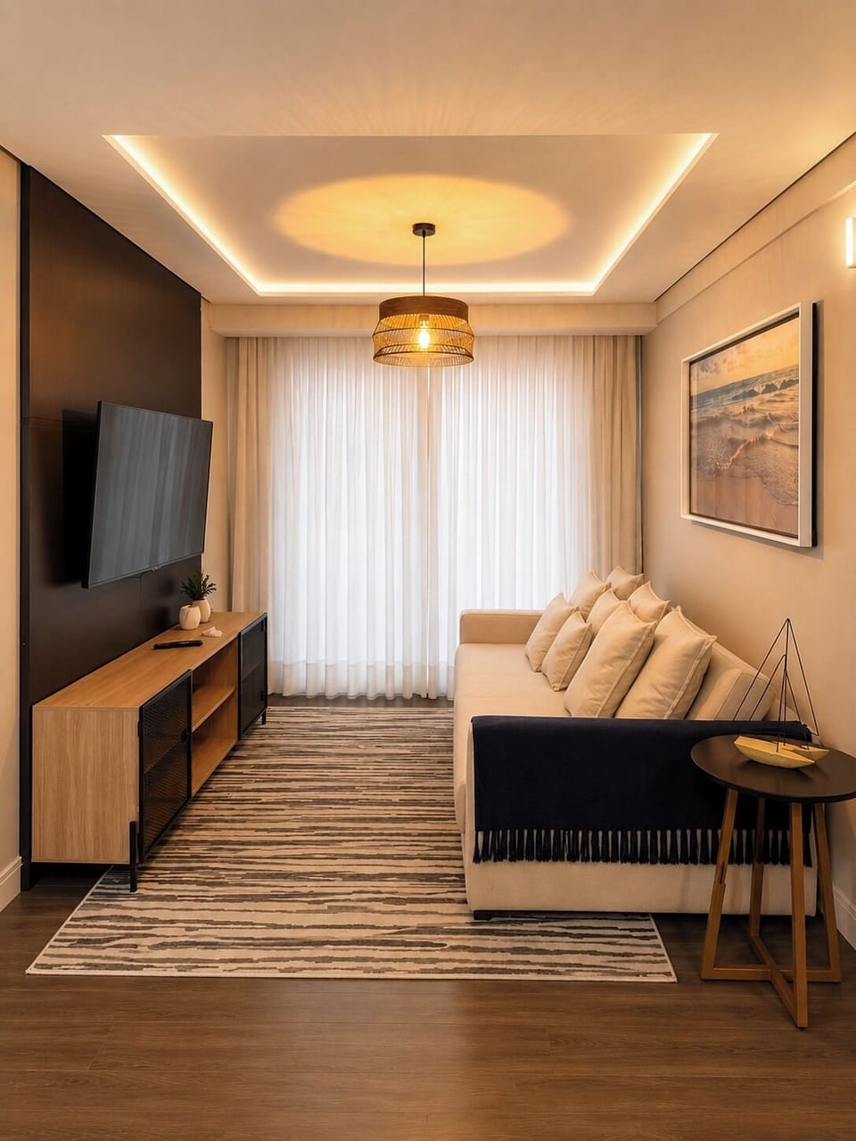 Master Suite | Living area | 32-inch Smart TV with digital channels, TV, Netflix