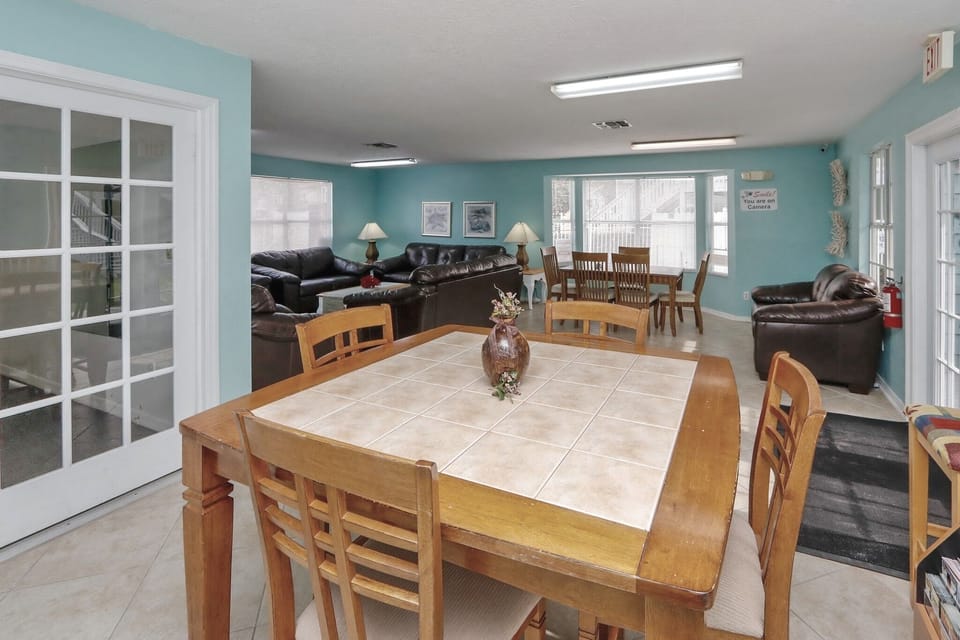 Deluxe Condo | Executive lounge