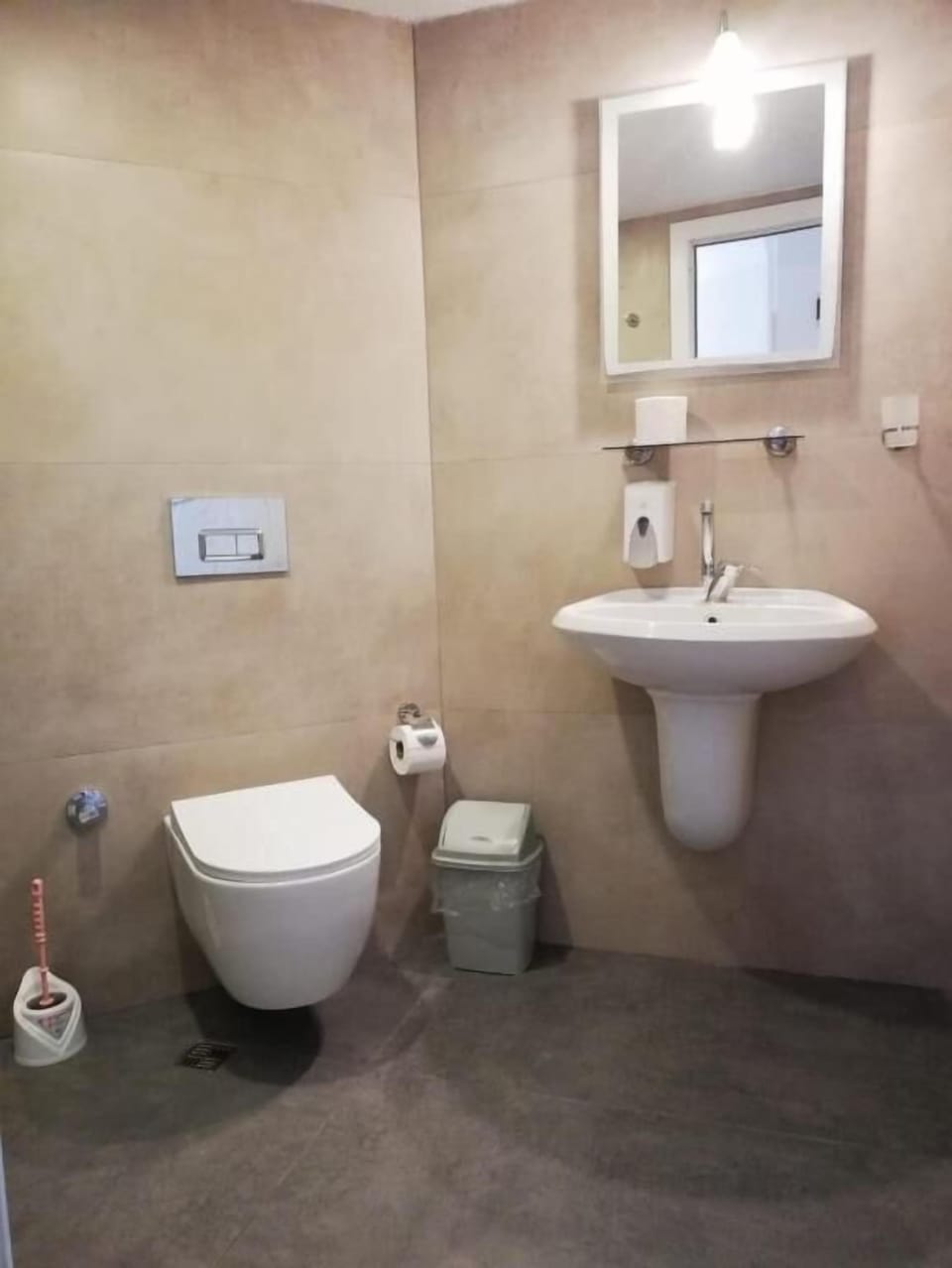 Triple Room | Bathroom | Shower, rainfall showerhead, hair dryer, slippers