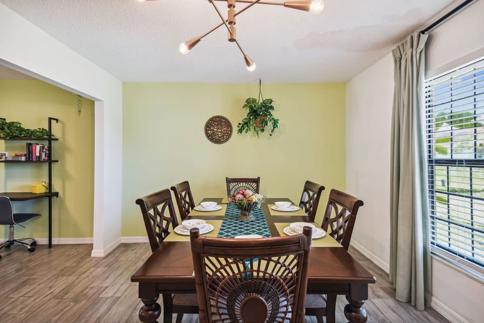 Romantic House | In-room dining