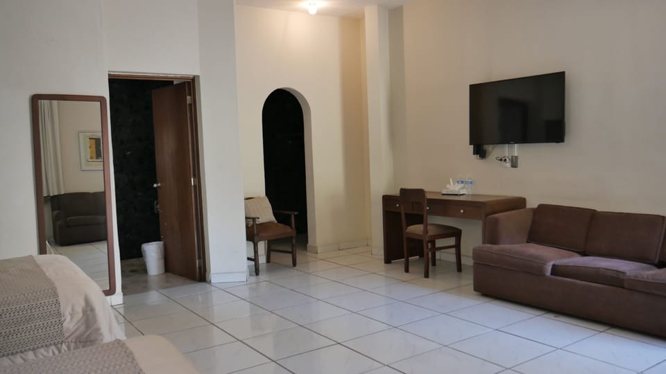 Junior Double Room | Desk, soundproofing, free WiFi