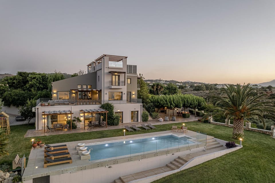 House | 9 bedrooms, soundproofing