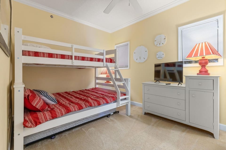 Condo, 3 Bedrooms | 3 bedrooms, free WiFi