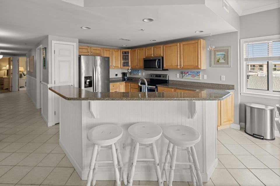 Condo, 3 Bedrooms | Private kitchen | Fridge, coffee/tea maker, toaster