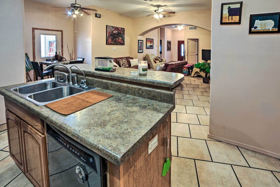House (2 Bedrooms) | Interior