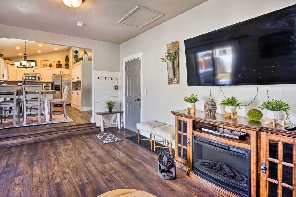 House (5 Bedrooms) | Interior