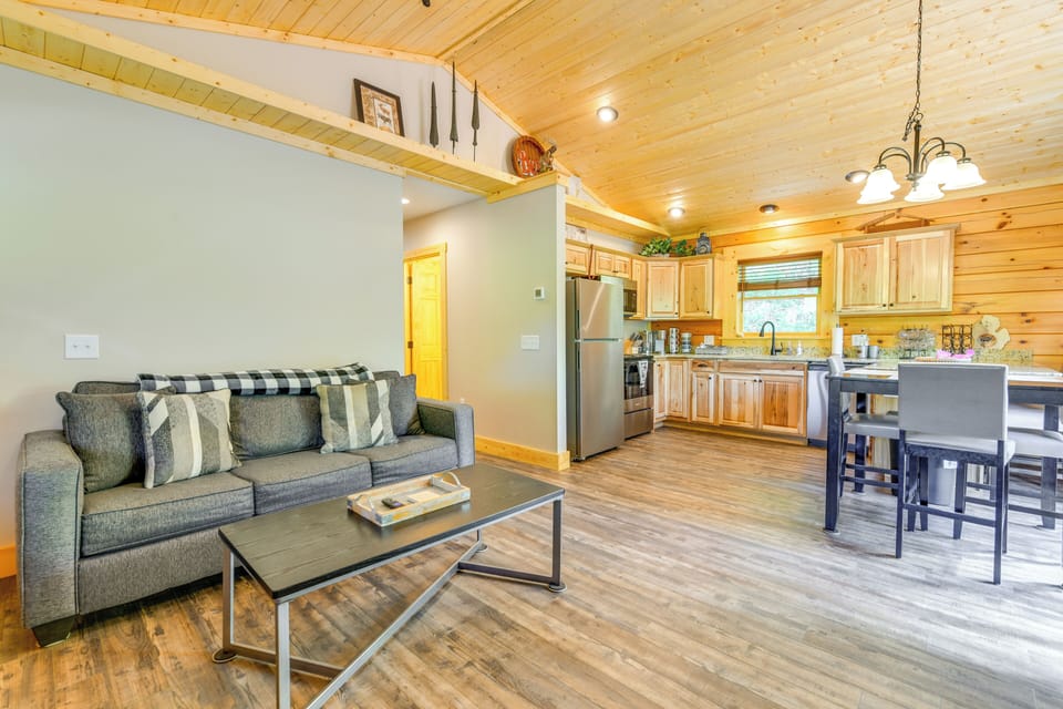House (2 Bedrooms) | Interior