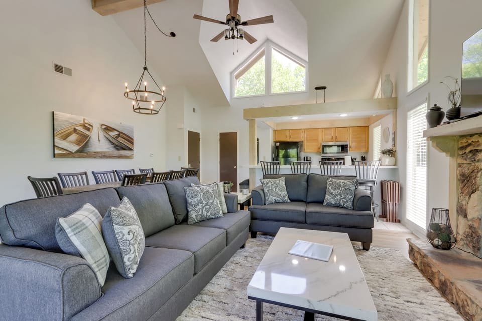 House (5 Bedrooms) | Interior