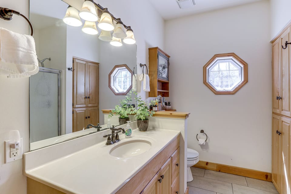 Family-friendly Cabin By Golf Course & Marina Cottage in Carroll County