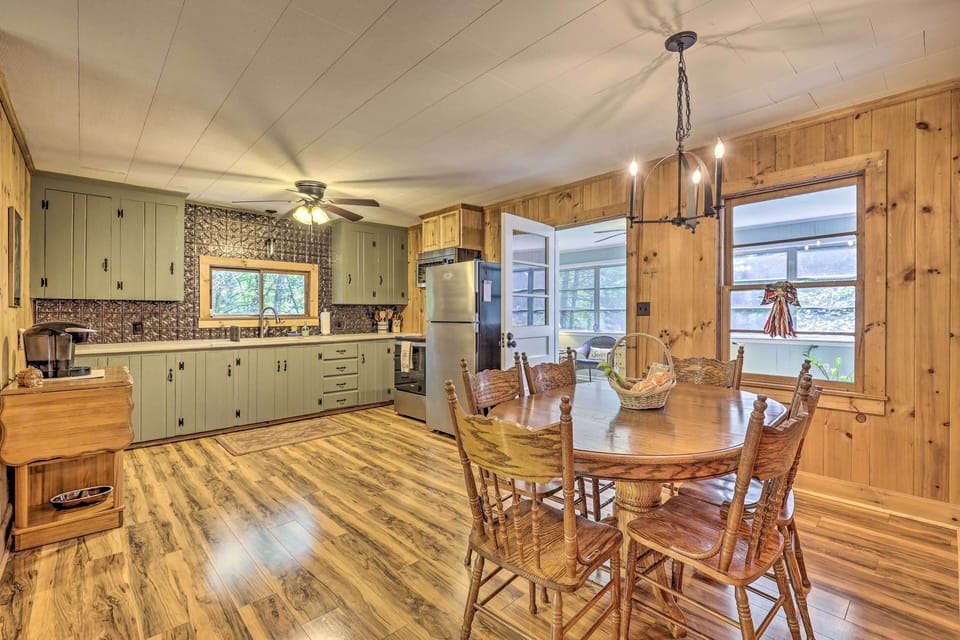 House (2 Bedrooms) | Interior
