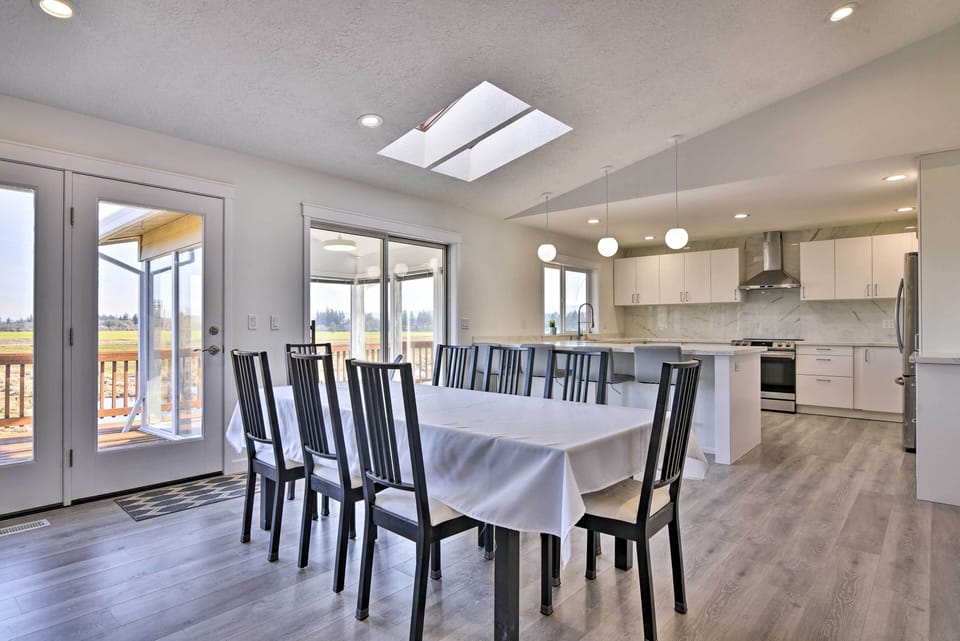 House (5 Bedrooms) | Interior