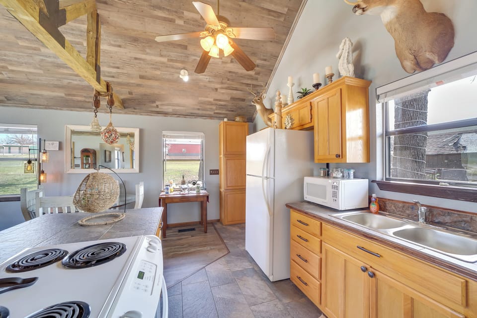House (2 Bedrooms) | Interior