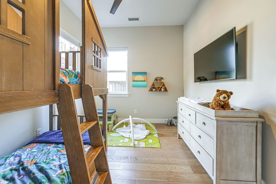 House (4 Bedrooms) | Interior