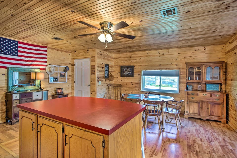 House (2 Bedrooms) | Interior