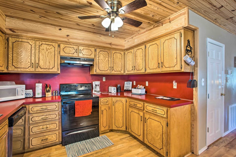 House (2 Bedrooms) | Interior