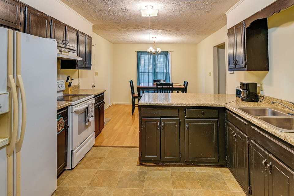House (3 Bedrooms) | Interior