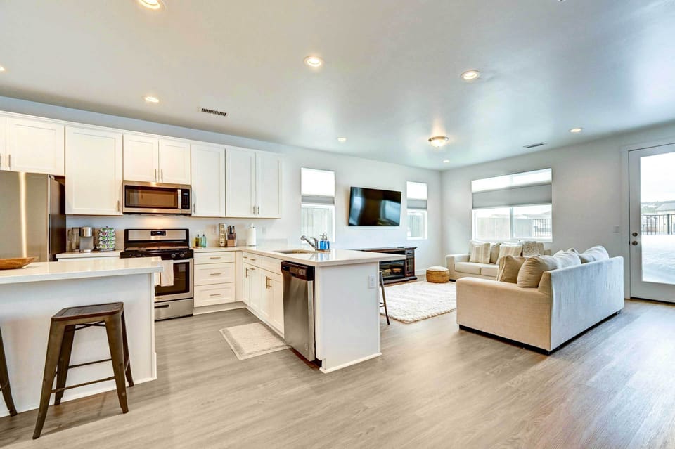 House (5 Bedrooms) | Interior