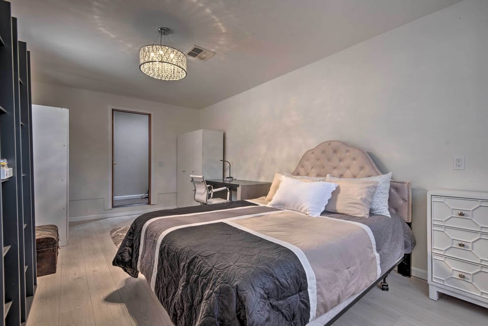 House (3 Bedrooms) | 3 bedrooms, bed sheets