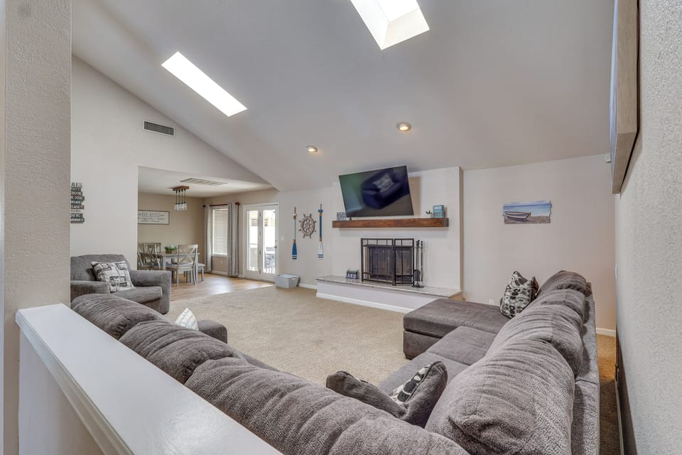 House (5 Bedrooms) | Interior