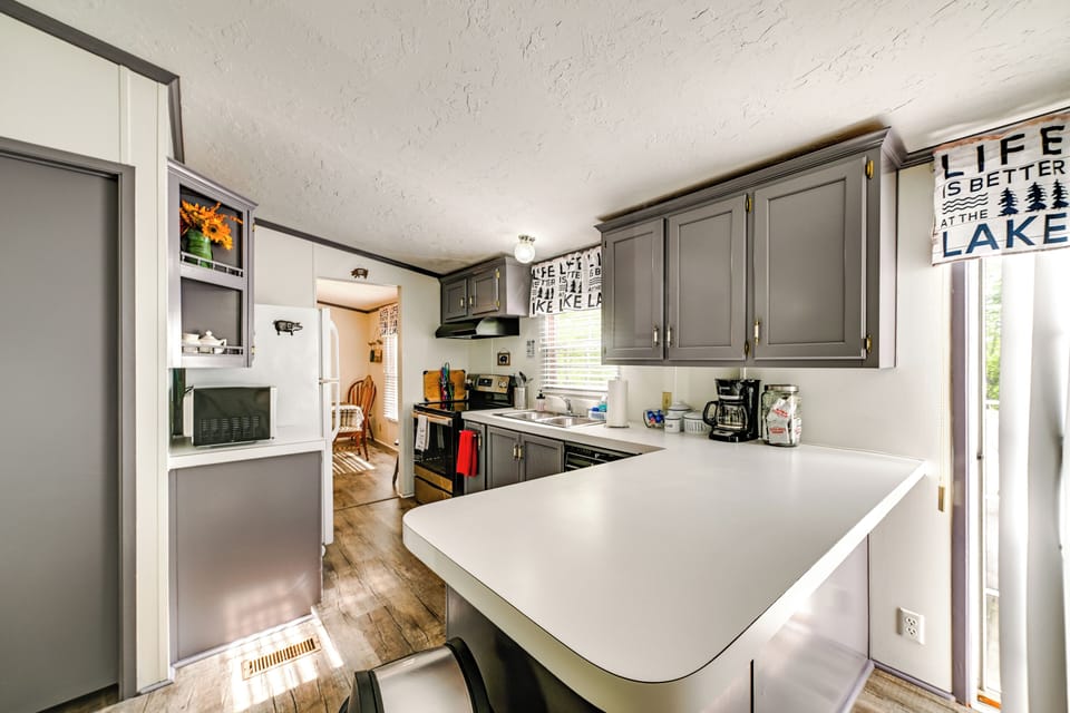 House (3 Bedrooms) | Interior