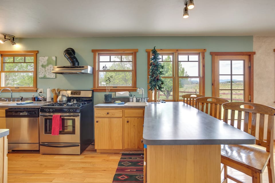 House (4 Bedrooms) | Interior