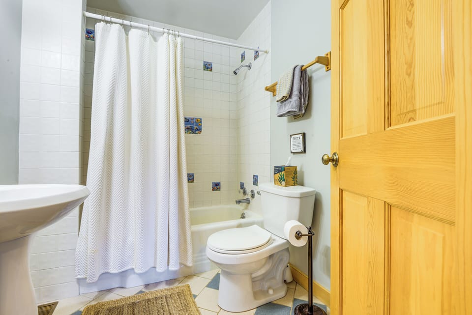 Storybook Stratton House: 3 Mi to Mount Snow! Cottage in Vermont