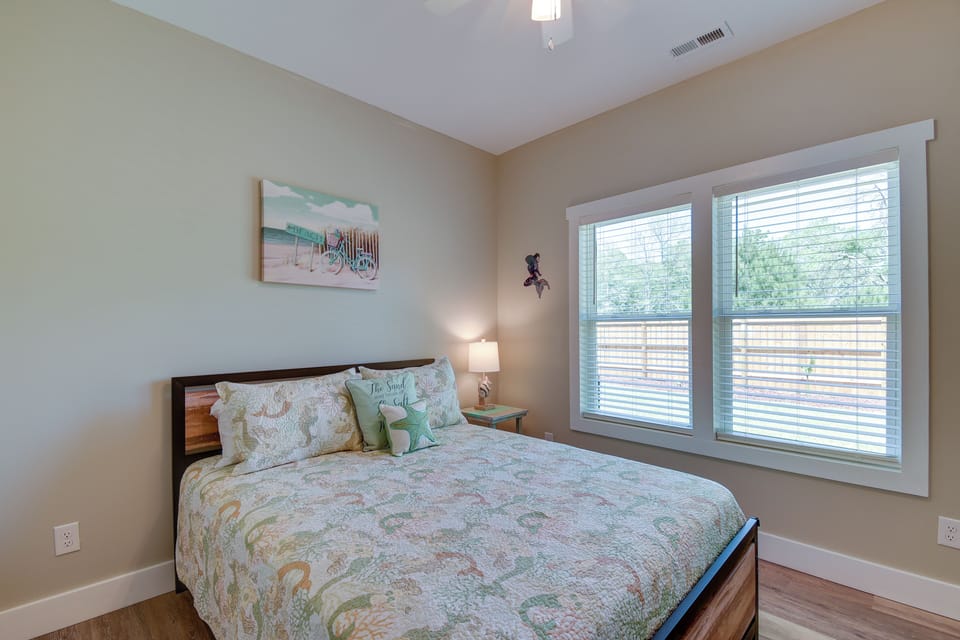 1 Mi to Beach! Ocean Isle Home w/ Shared Lanai Cottage in Ocean Isle Beach