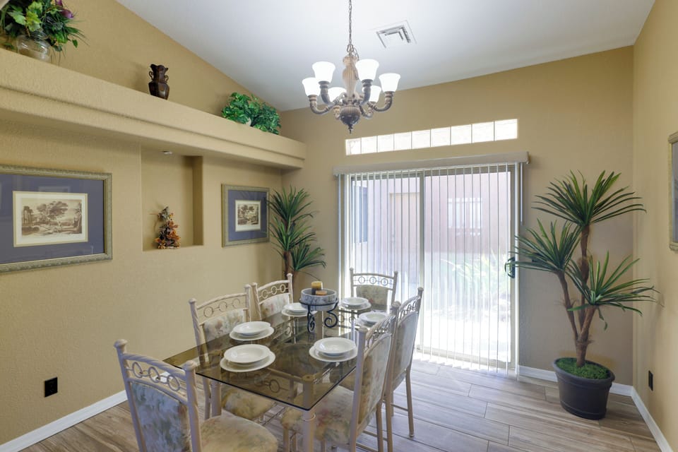 House (5 Bedrooms) | Interior