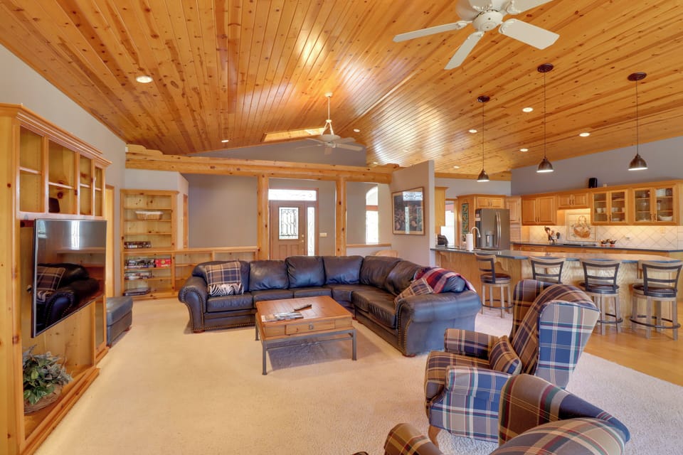 House (3 Bedrooms) | Interior