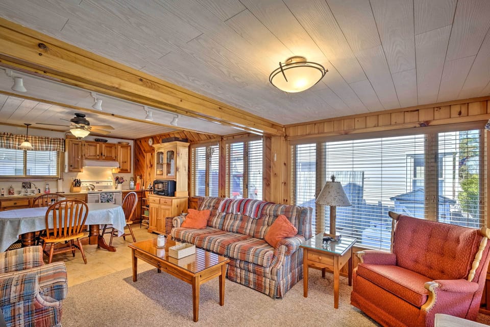 House (2 Bedrooms) | Interior