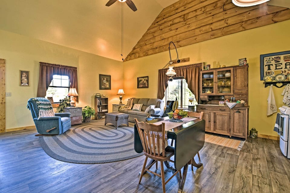House (2 Bedrooms) | Interior