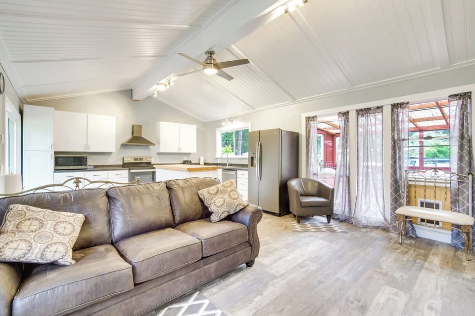 House (2 Bedrooms) | Interior