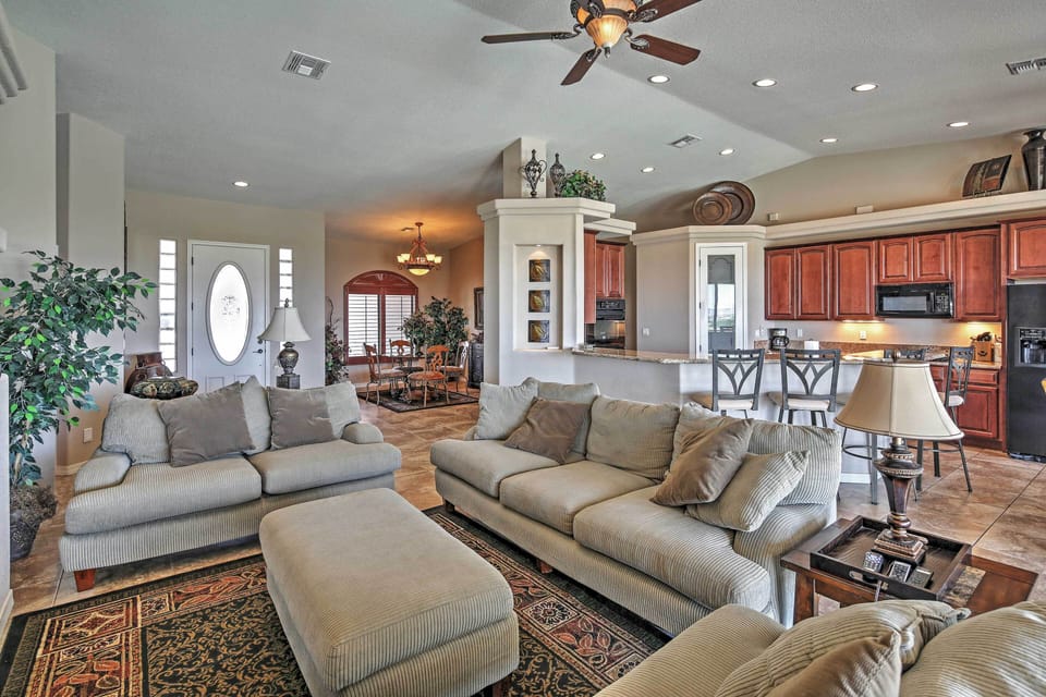 House (3 Bedrooms) | Interior