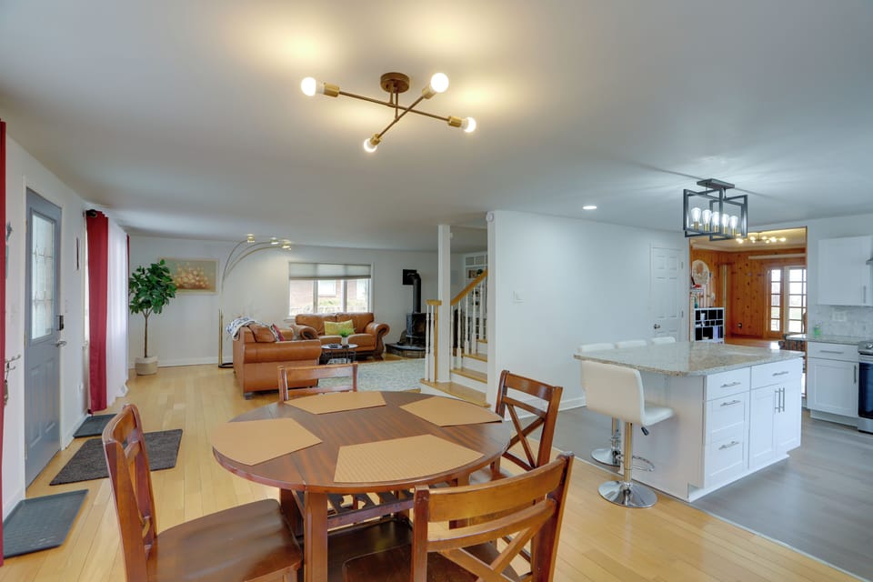 House (6 Bedrooms) | Interior