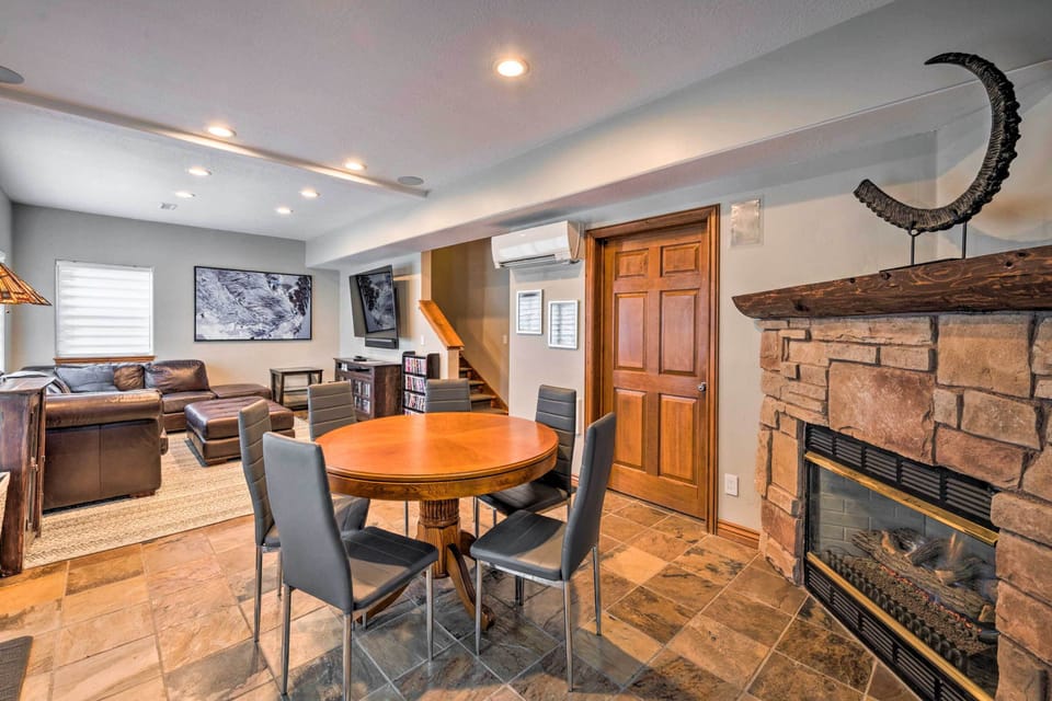 House (5 Bedrooms) | Interior